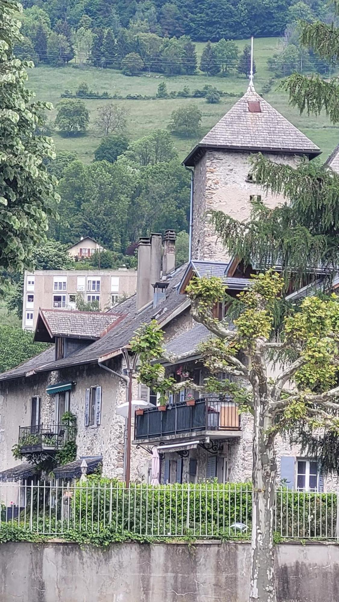 Maison De Sisi Ужин Экстерьер фото