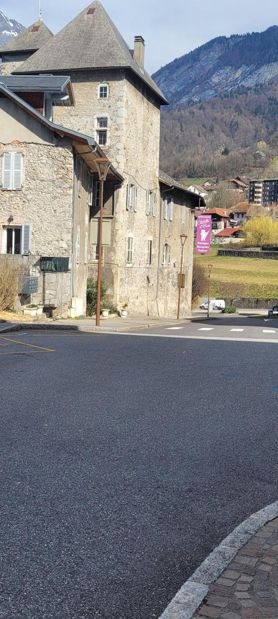 Maison De Sisi Ужин Экстерьер фото